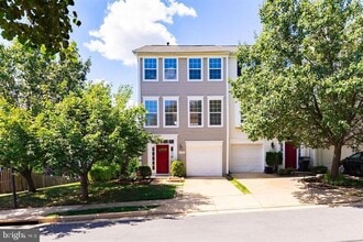 Building Photo - 9220 Acer Ln