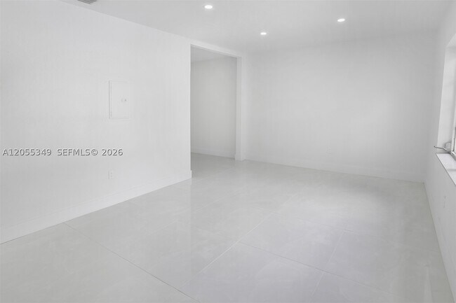 Foto del edificio - 995 SW 14th Ave