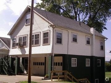 Foto del edificio - 211-213 Holly St