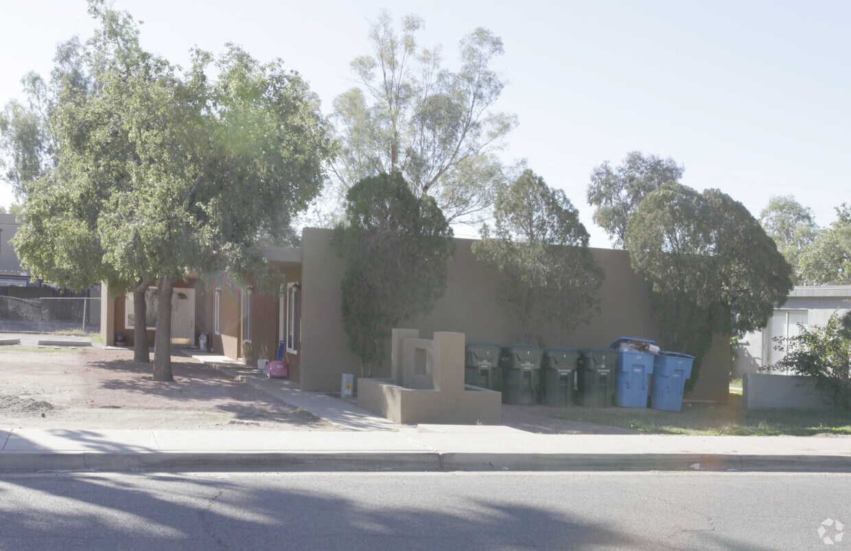 Building Photo - 2705-2735 W Tuckey Ln