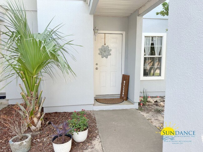 Foto del edificio - Spacious End-Unit Townhouse in Navarre