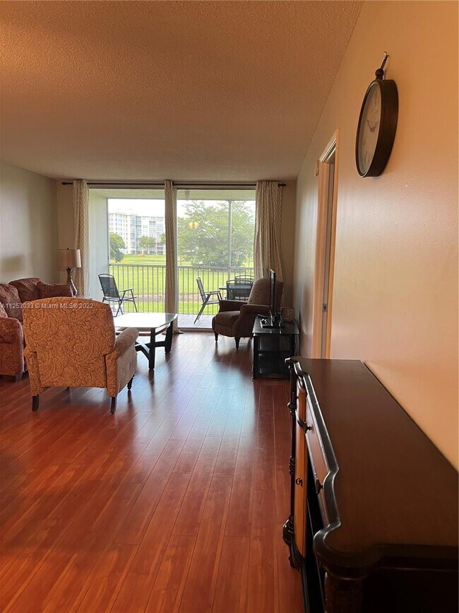 Foto del edificio - 2851 S Palm Aire Dr
