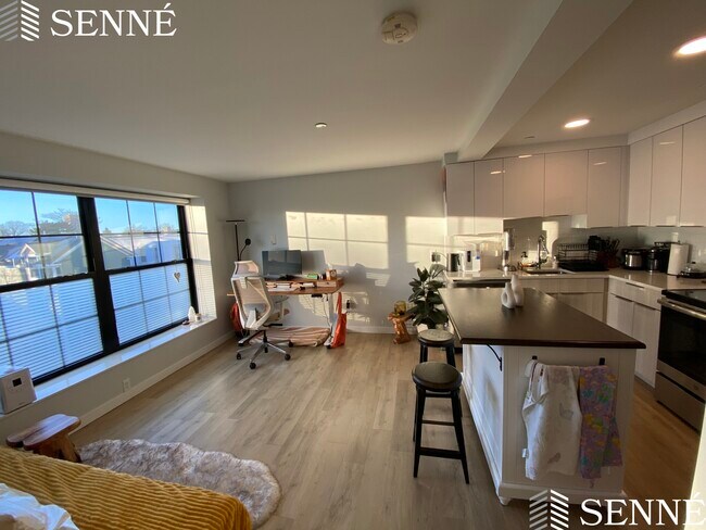 Building Photo - 9 Soden St