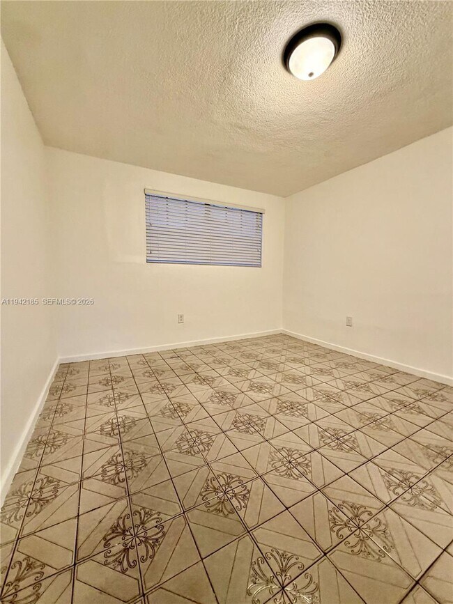 Foto del edificio - 958 E 21st St