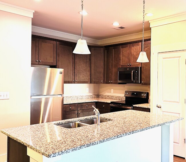 Building Photo - 813 Stonebriar St