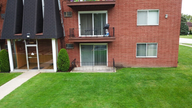 Foto del edificio - 12826 Hill Dr