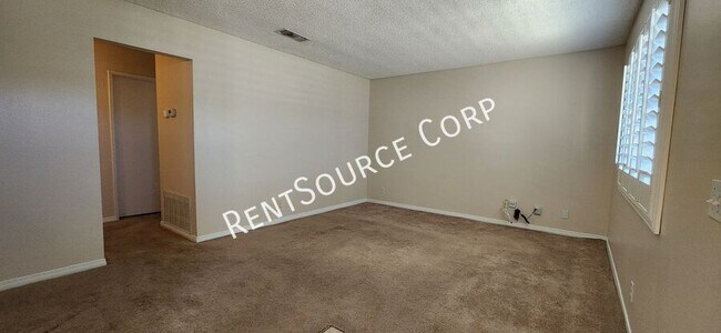 Foto del edificio - 42000 Blueflax Ave