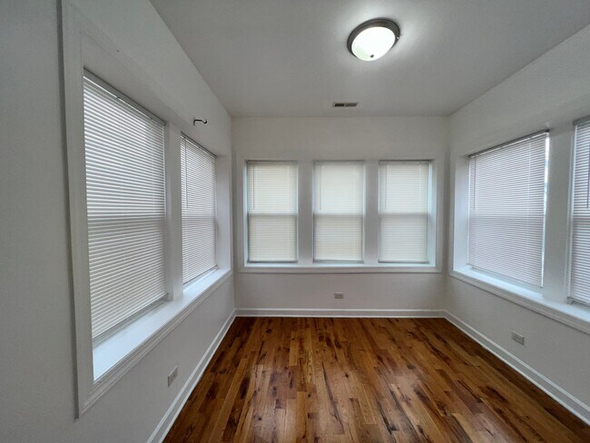 Foto del edificio - 3911 W 14th St