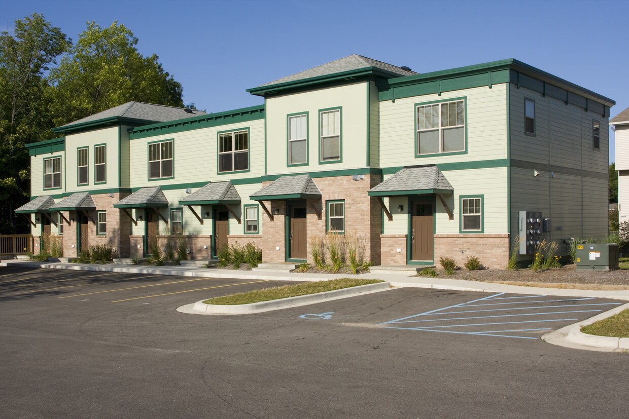 4533 Lake Michigan Dr, Allendale Charter Township, MI 49401 Townhome