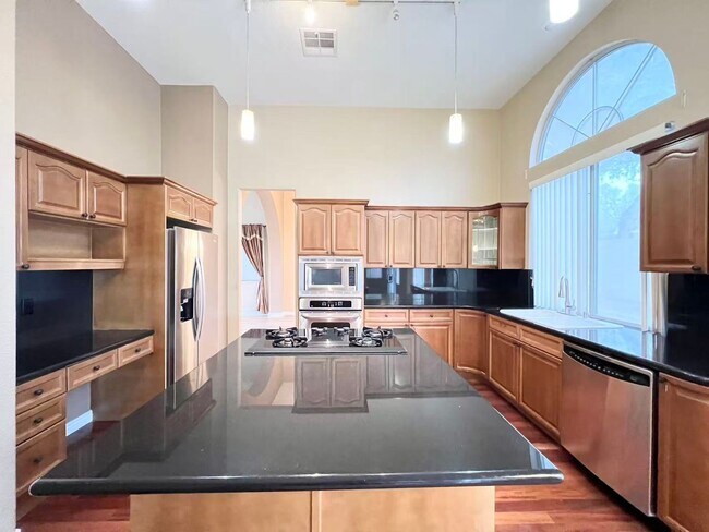 Building Photo - 2105 Eaglepath Cir