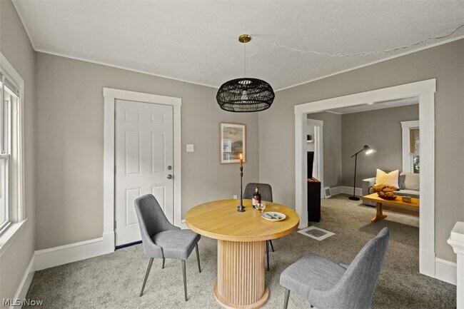 Foto del edificio - 1368 Bonnieview Ave