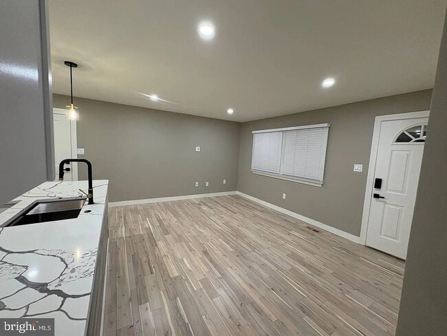 Photo - 13223 Hawthorn Ln (Woodbridge, VA) House
