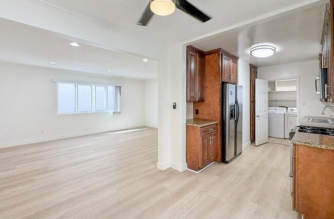 Building Photo - 2607 Abbot Kinney Blvd