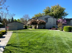 Building Photo - 2120 Mount Vernon Dr