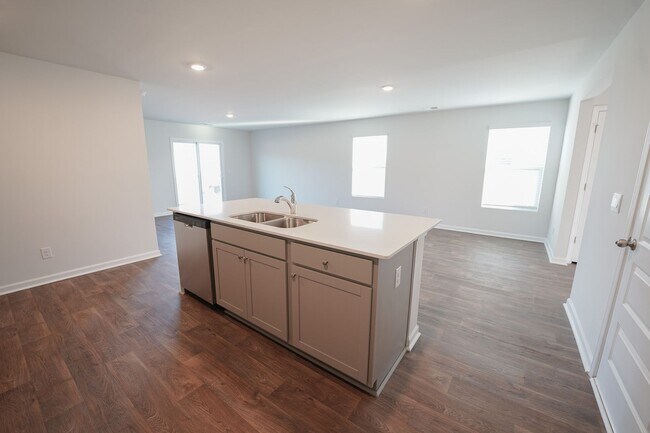 Foto del edificio - Available Now!