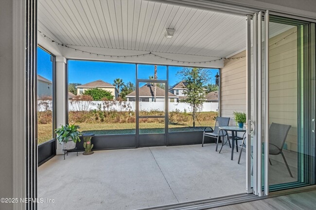 Building Photo - 1861 Amberly Dr