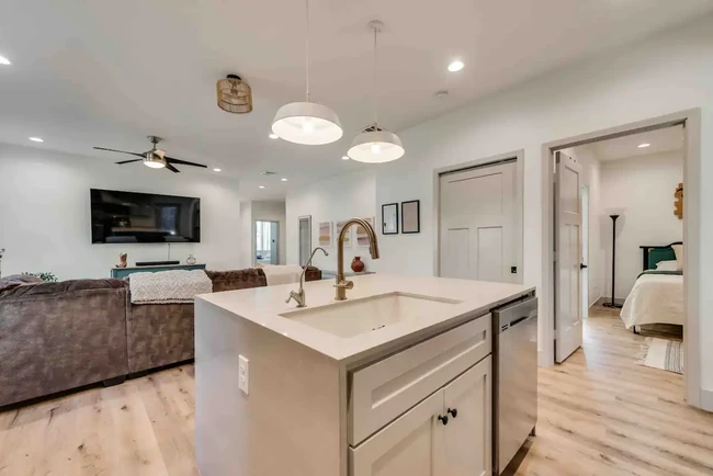 Kitchen Island - 2719 Foreman St