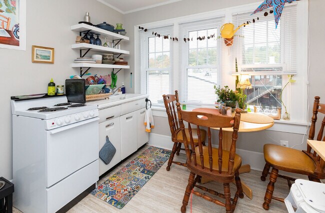 Foto del edificio - 16 Gracelyn Rd