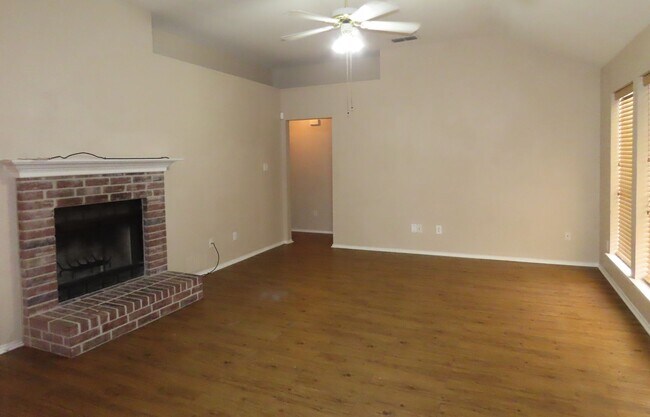 Foto del edificio - Charming 3 Bedroom, 2 Bath House in Flint-...
