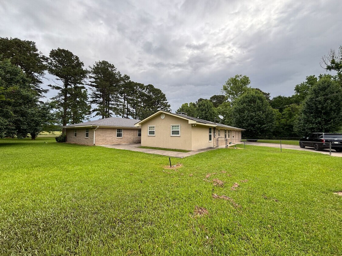 Foto principal - MINDEN BEAUTY ON 2 ACRE LOT