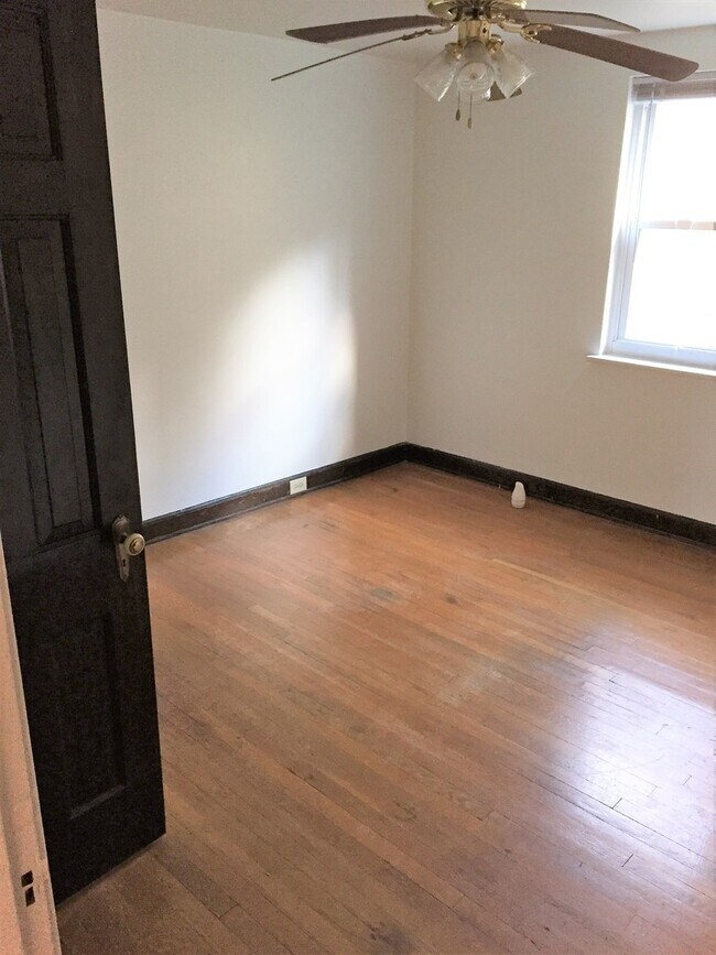 Foto del edificio - 1851 Capital Ave