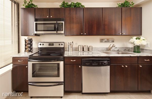 Building Photo - 330 W Ontario St