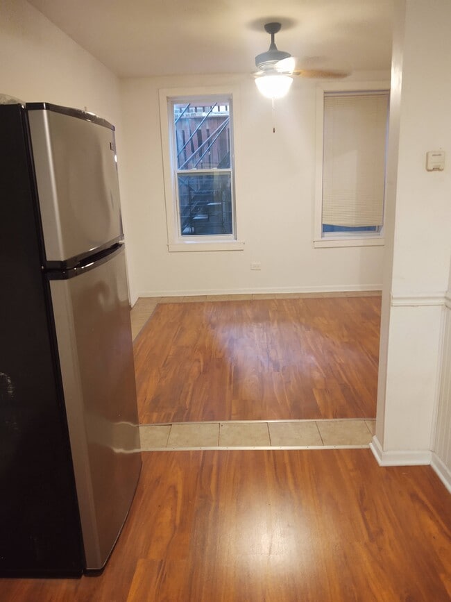 Foto del edificio - 1512 N Greenview Ave