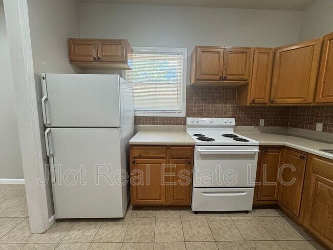 Foto del edificio - 1366 Clermont Ave