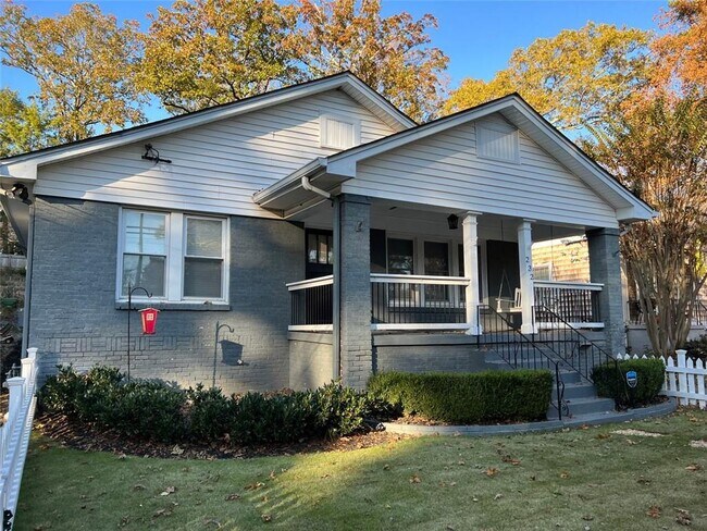 Building Photo - 232 Lindbergh Dr NE