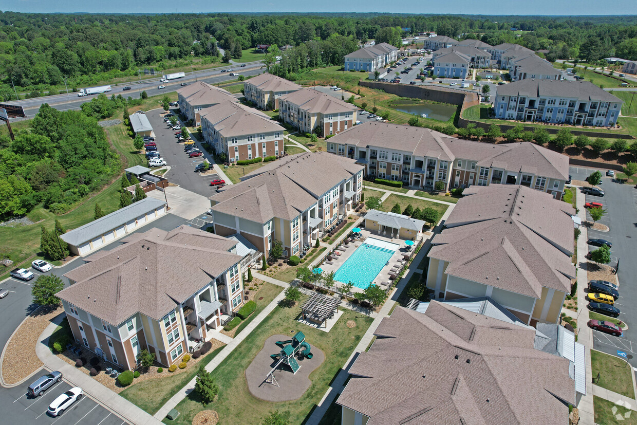 Watercourse Apartments Apartments - 1020 Watercourse Cir Graham, NC ...