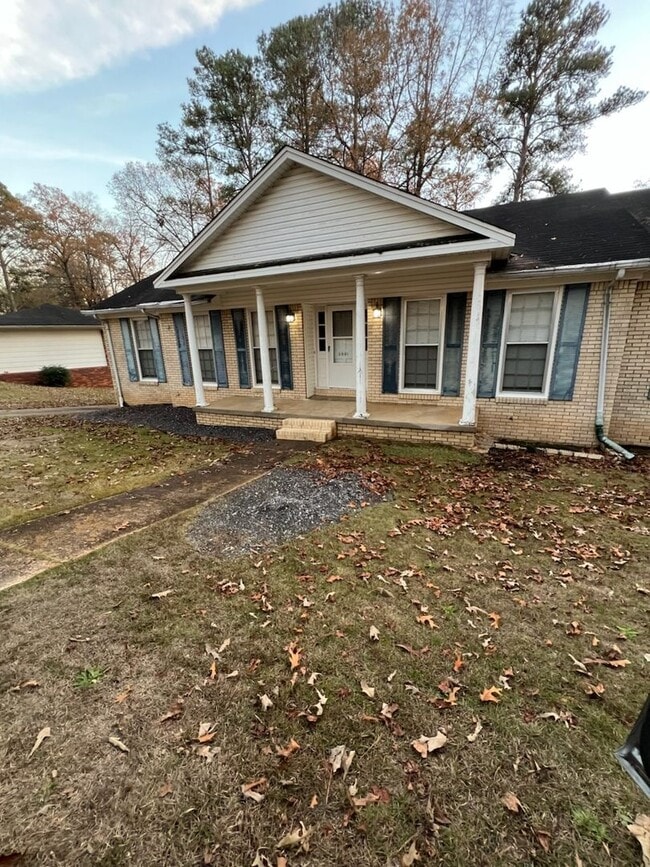 Building Photo - 3001 Green Grove Cir NE