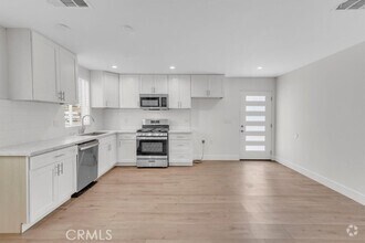 Building Photo - 7865 Chastain Ave