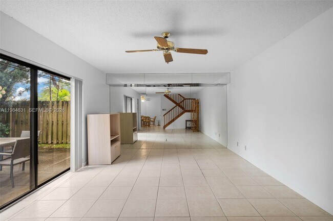 Building Photo - 713 NW 99th Cir