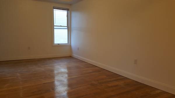 Building Photo - 174 Chestnut St
