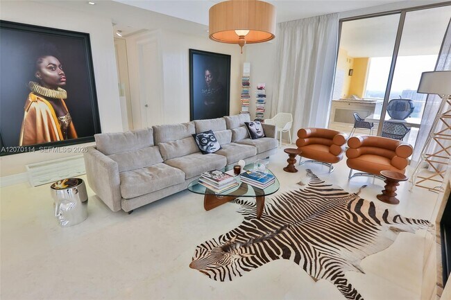 Foto del edificio - 17749 Collins Ave