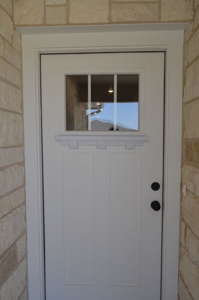 Building Photo - 1713 Castroville Trl