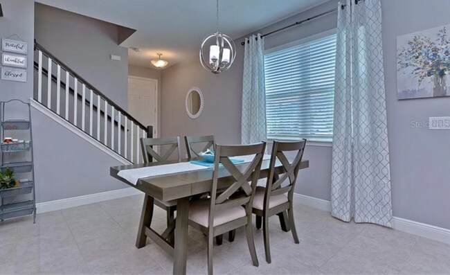 Foto del edificio - Beautifully Upgraded Townhome For Rent in ...