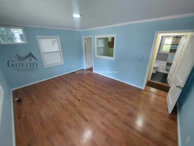 Foto del edificio - 616 Hedrick Ave