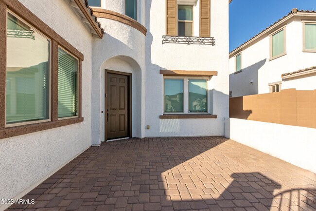 Foto del edificio - 14038 W Desert Hollow Dr