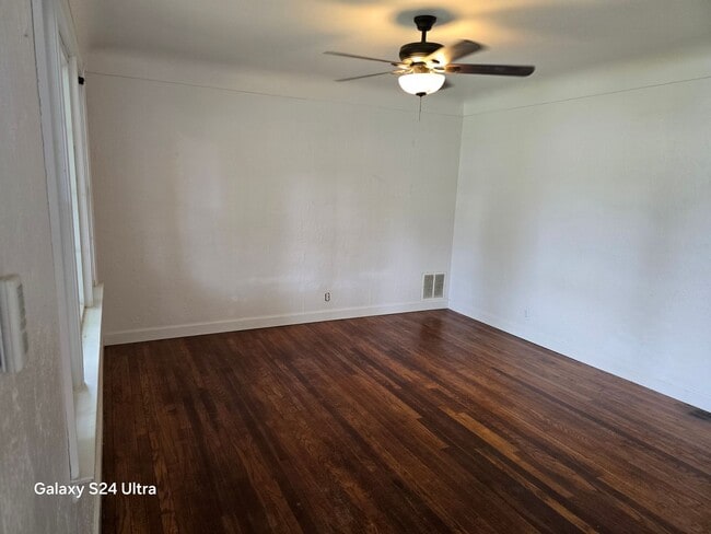 Building Photo - 2101 Caseyville Ave
