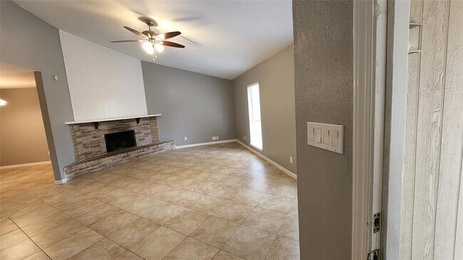 Building Photo - 6907 Blue Ridge Dr