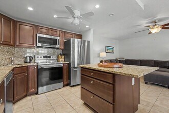Building Photo - 2455 NE 51st St