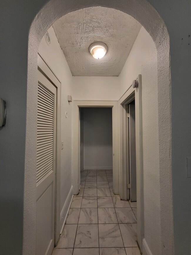 Foto del edificio - 4304-4306 Springfield Blvd
