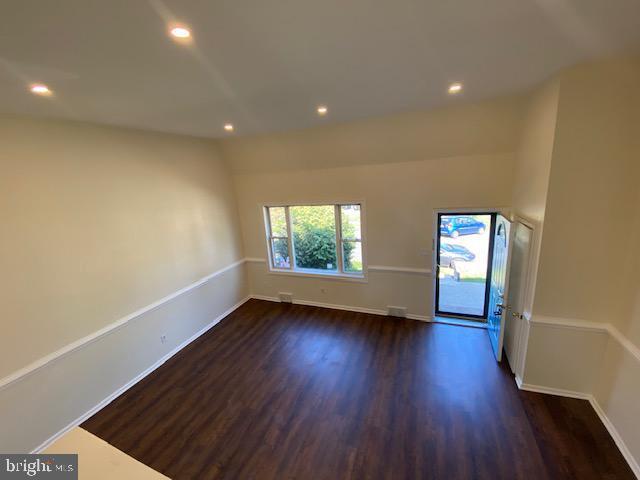 Building Photo - 139 Chadwick Ave