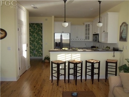 Foto del edificio - 4581-4583 Redfish Point Rd