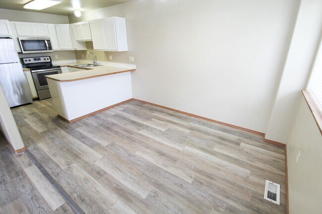 Foto del edificio - 407 E 8th Ave