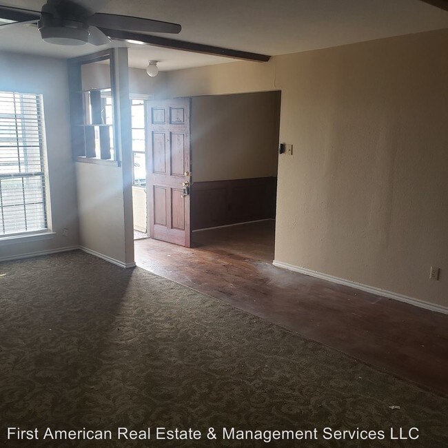 Foto del edificio - 817-819 E 6th St
