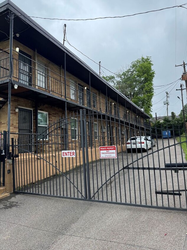 Photo - 139 N Claybrook Street