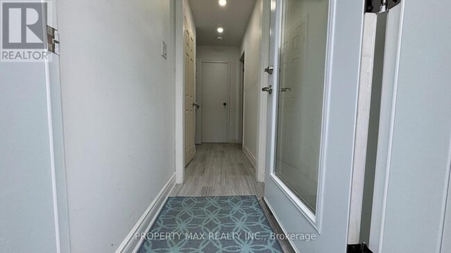 Building Photo - 30 Glenabbey Dr