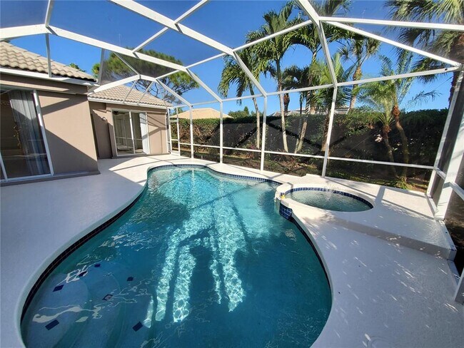Foto del edificio - 5262 Far Oak Cir